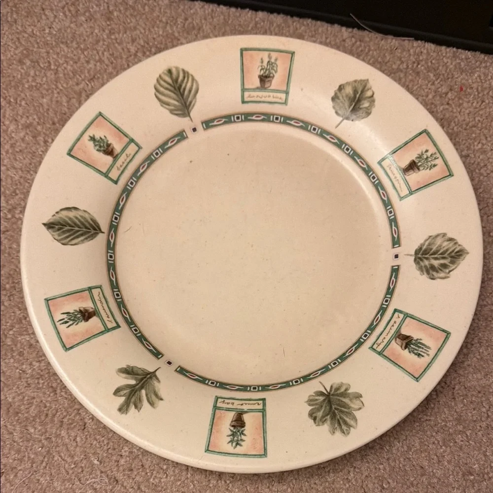 Pfaltzgraff Cream and Green Leaf Dinner Plate
